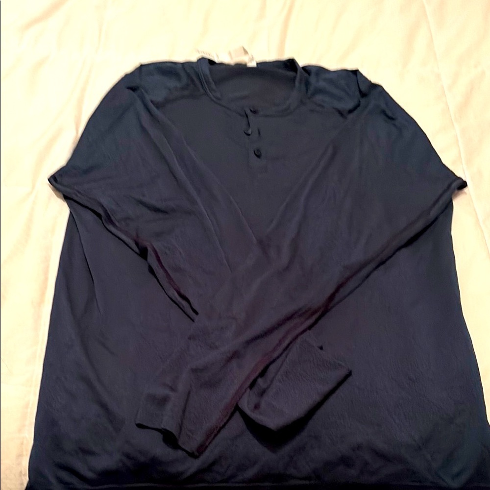 Men’s Lululemon metal vent tech Henley long sleeve